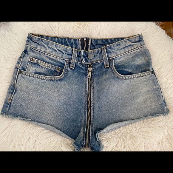 CARMAR DENIM shorts ZIP ALL THE WAY AROUND